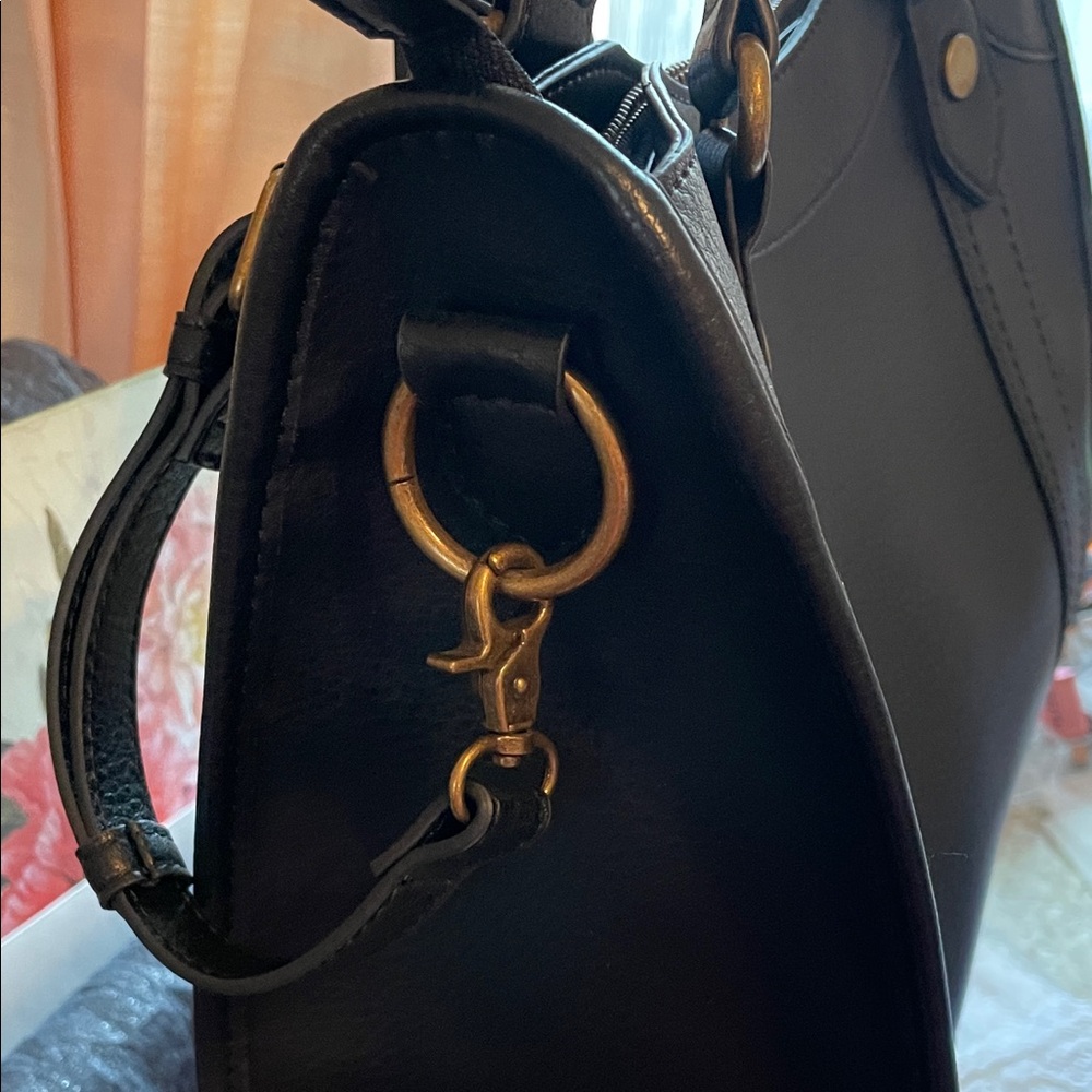 Black Frye and Co Vegan Leather Tote Bag - Picture 7 of 15